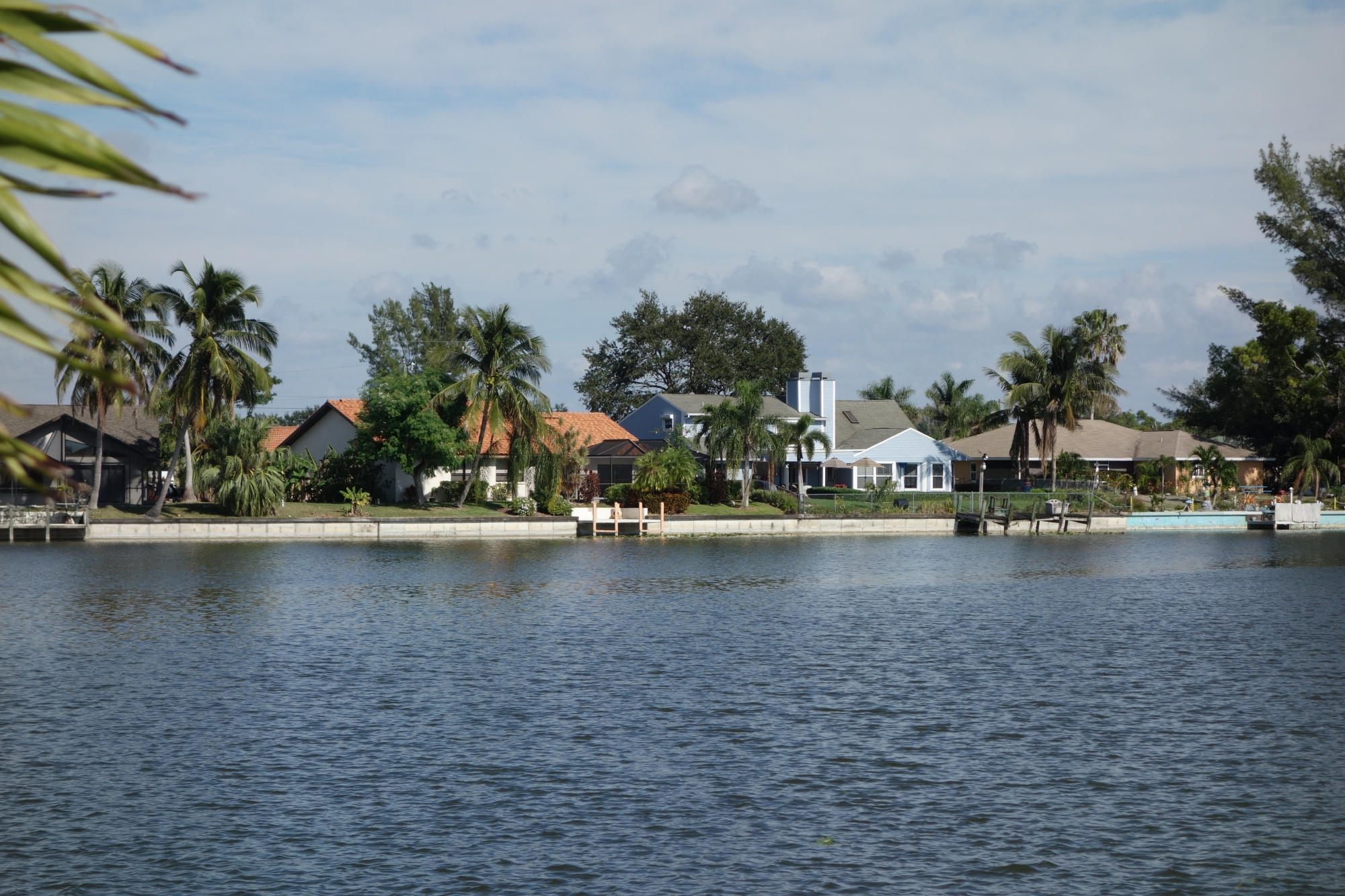 Memory Lake in Cape Coral Florida mit vielen wunderschönen Villen